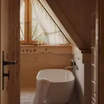 Lovelia Luxury 자코파네