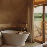 Lovelia Luxury *