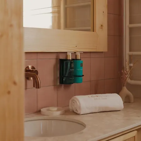 Lovelia Luxury Villa